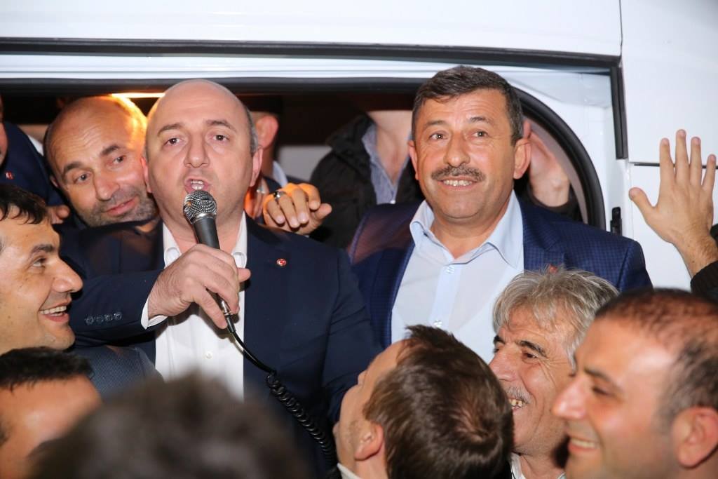 Ak Parti Darıca seçim zaferini kutladı