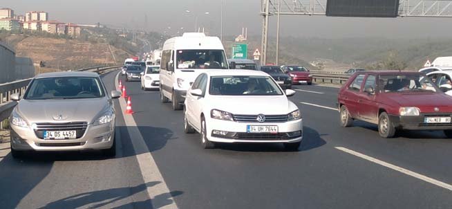 TEM otoyolu trafiğe kapandı