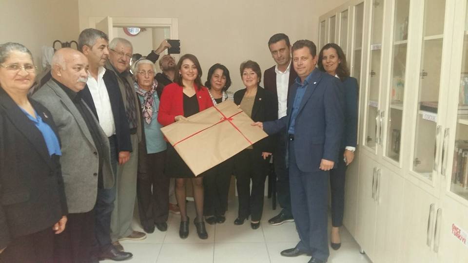 CHP'li kadınlar kütüphane kurdu