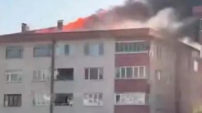 7 katlı apartmanın çatısı yandı