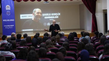 Ahmet Sula’dan Gebzeli Gençlere “Şuurlu Gençlik” Semineri