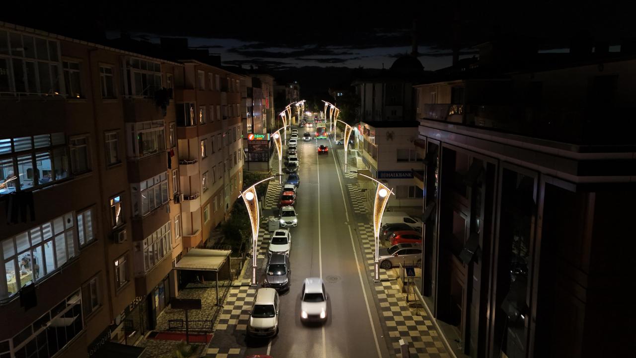 Ali Arıcan Caddesi ışıl ışıl oldu