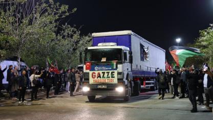 Başkan Büyükakın uğurladı; Büyükşehir’in ilk yardım  tırları Gazze’ye yola çıktı