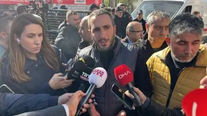 Binanın ön tarafında ufak ufak çökmeler varmış!