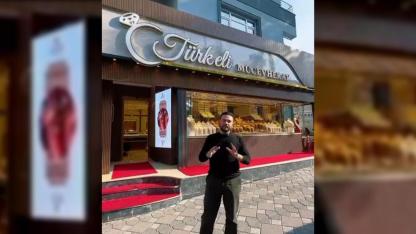 Darıca’daki kuyumcu açılışında  bedava altın dağıtılacak