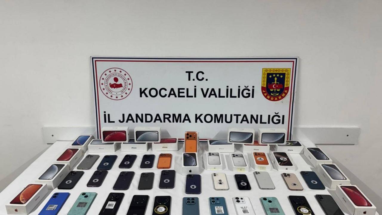 Dilovası’nda 2.5 milyon TL değerinde cep telefonları ele geçirildi!