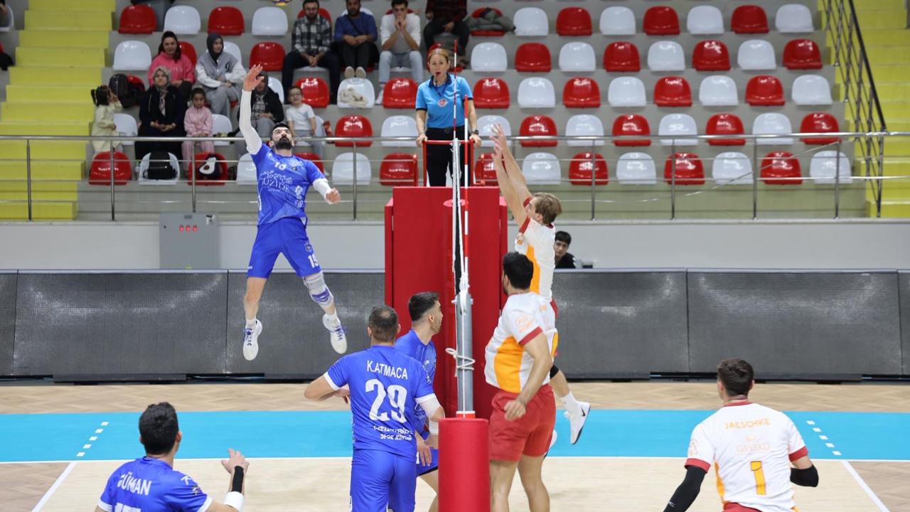 Gebze Belediyesi Voleybol Takımı’ndan Galatasaray’a karşı büyük zafer
