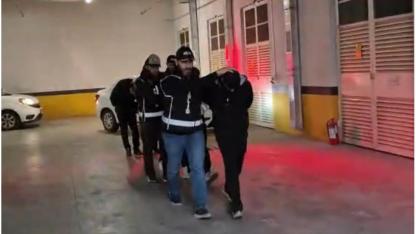 Gebze'de motosikletle gelip, iş yerine silahlı saldırı gerçekleştiren 2 şüpheli tutuklandı