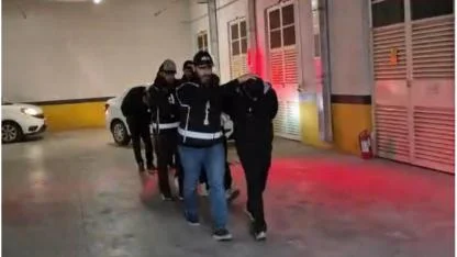 Gebze'de motosikletle gelip, iş yerine silahlı saldırı gerçekleştiren 2 şüpheli tutuklandı