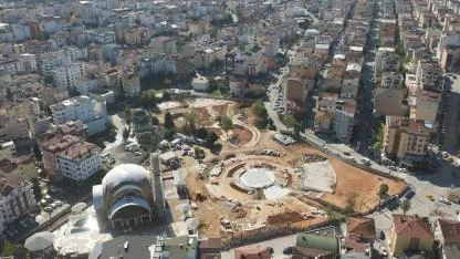 Kent Meydanı’nda çalışmalar tam gaz devam
