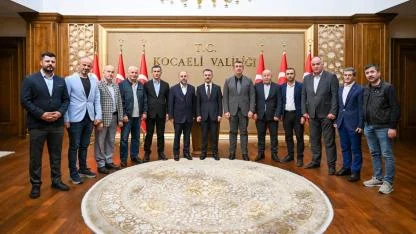 Kocaeli Tokatlılar Federasyon Başkanı Prof. Dr. Hüseyin Şaşkın ve Yeni Yönetiminden, Vali İlhami Aktaş’a Ziyaret
