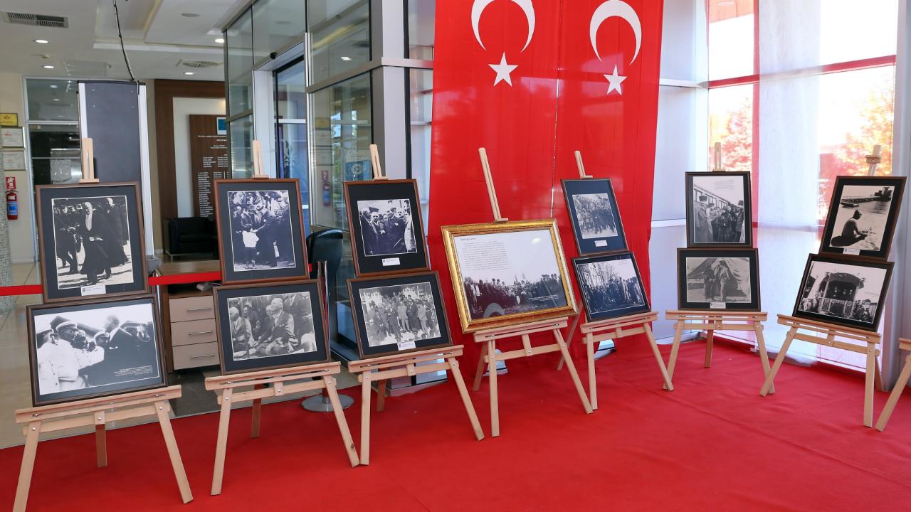 KOTO’nun Geleneksel Atatürk ve Cumhuriyet sergisi ziyarete açıldı