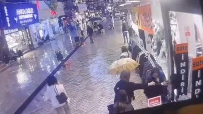 Üniversiteli kızın eteğini tutarak tepki gösterip darbeden kadın, adli kontrolle serbest