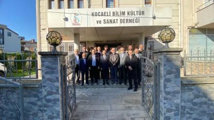 Vali Aktaş, Kocaeli Bilim Kültür ve Sanat Derneği'ni Ziyaret Etti