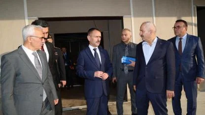 Vali İlhami Aktaş, Gebze’de toplantı yapıp incelemelerde bulundu