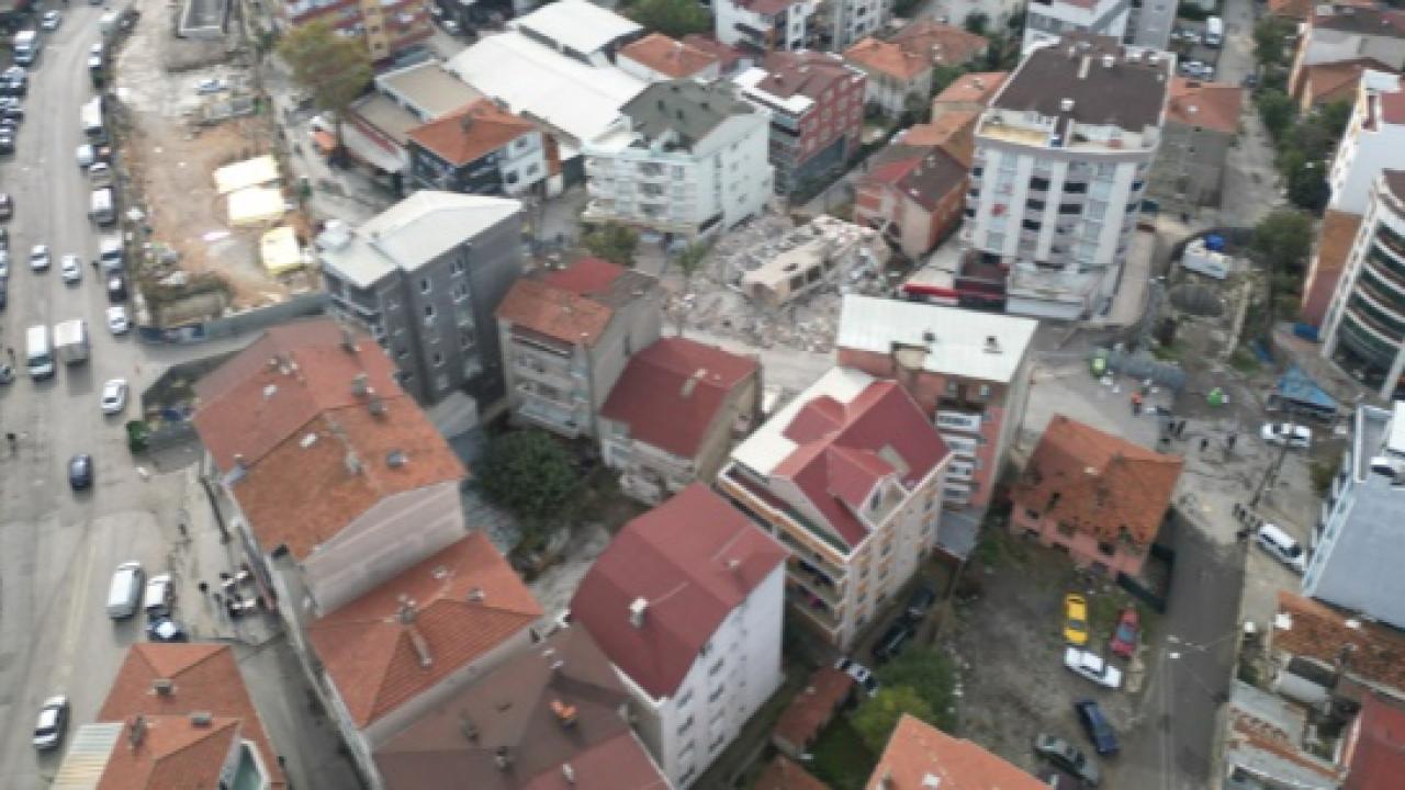 2 ilçedeki toplam 25 binadan yüzlerce vatandaş tahliye edildi