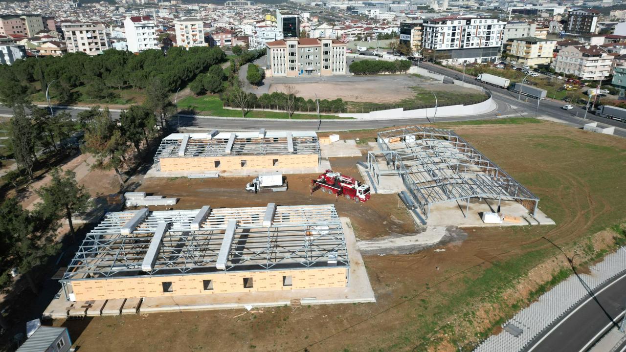 Başkan Büyükgöz Geçici Kaymakamlık Binasını İnceledi