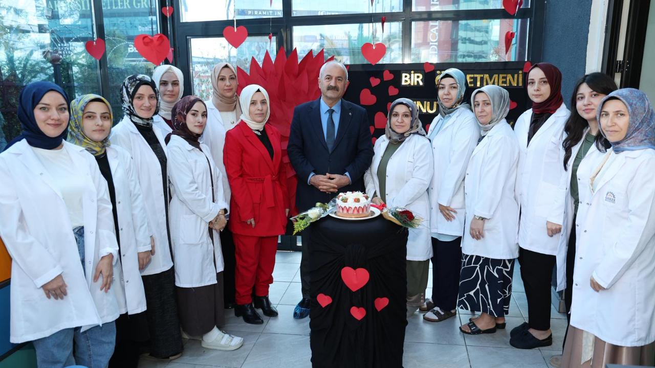 Başkan Büyükgöz, Güzide Kreş’te Öğretmenler Günü’nü Kutladı