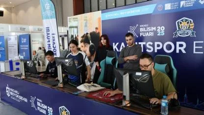 Bilişim Fuarı stantlarına 7’den 70’e yoğun ilgi