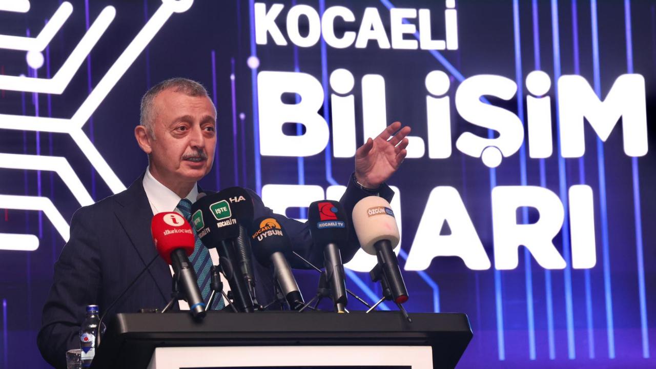 Büyükakın: &quot;Yapay zekâ programlarını yazacak çocuk benim şehrimden çıkacak&quot;