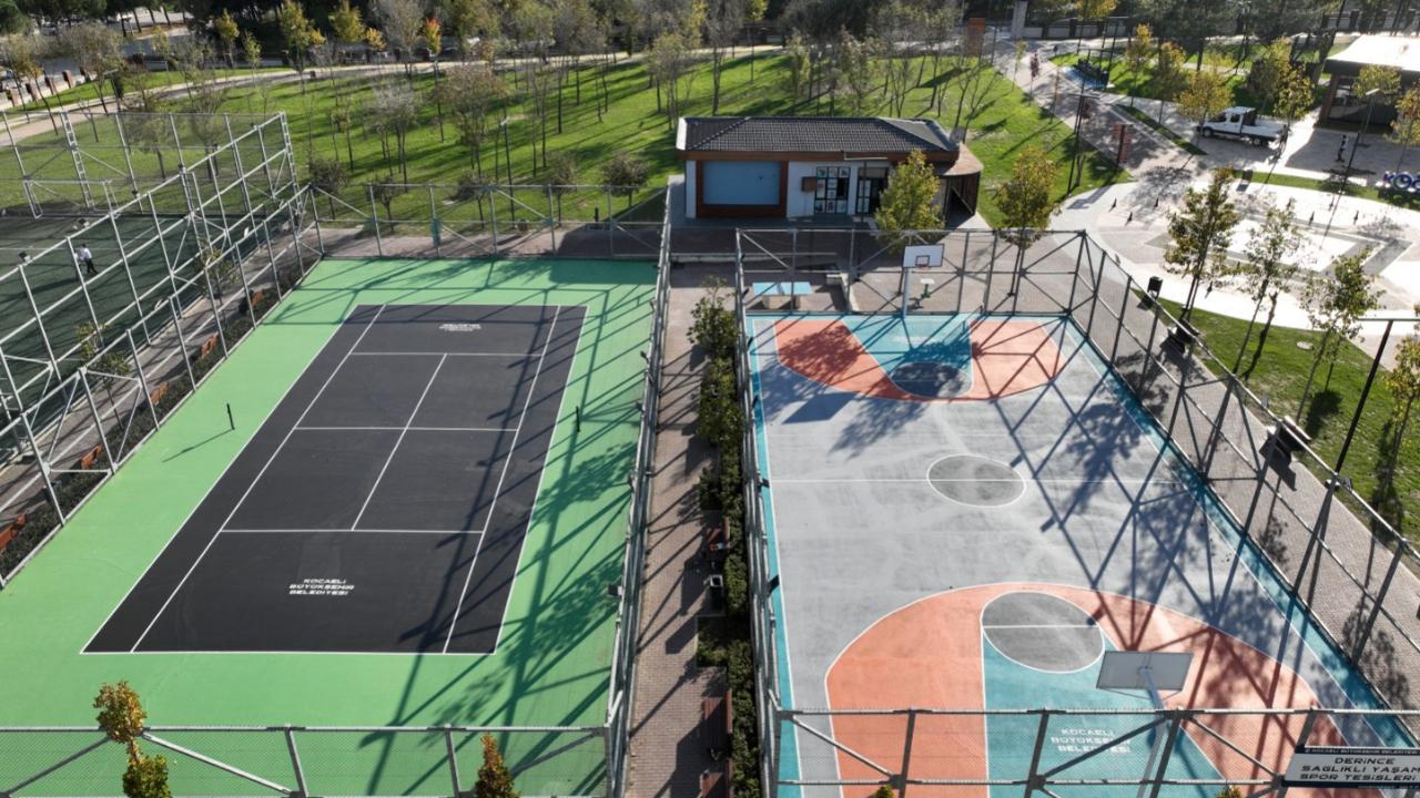 Büyükşehir’den spor sahalarına yenileme çalışması