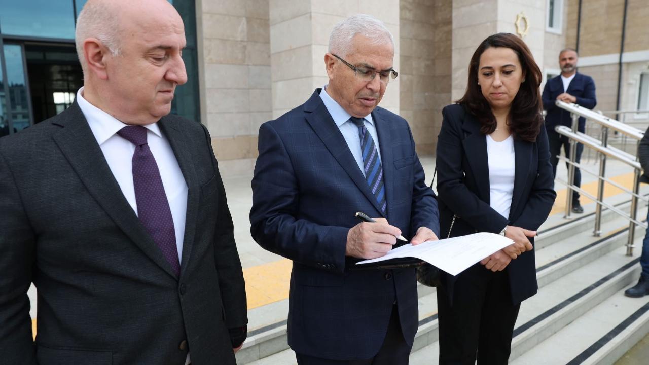 Darıca Kaymakamlığı ve Darıca Belediyesi’nin yeni hizmet binalarında devir yapıldı