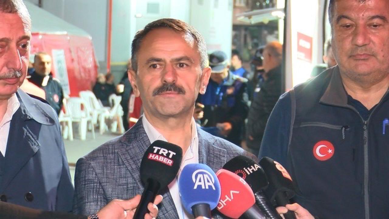 Enkaz alanındaki binaların hepsi tek tek kontrol ediliyor