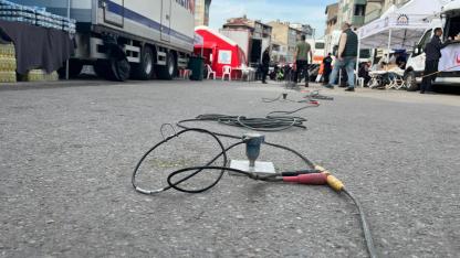 Gebze’de çöken ve 4 kişinin öldüğü binanın enkazını kaldırma çalışmaları sürüyor