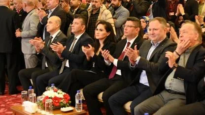 Gebze'de konuşan Türk Metal Sendikası Genel Başkanı Uysal, MESS sürecinde 8 Aralık’ı işaret etti