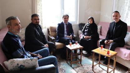 Kocaeli Büyükşehir acıları hafifletiyor