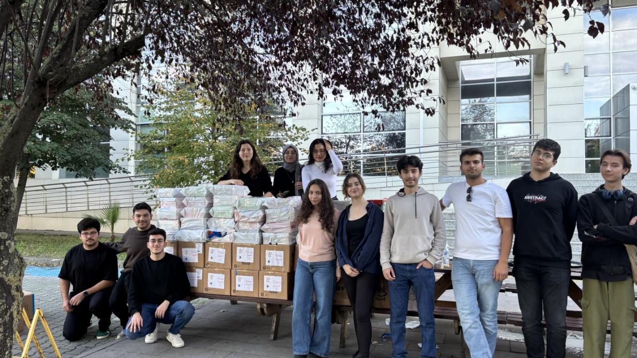 Öğrenciler &quot;Bir Bot Bir Mont&quot; Kampanyası ile Malatya’ya Ulaştılar