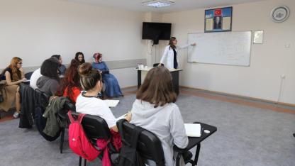 Yabancı dil KO-MEK’le öğreniliyor