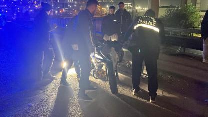 Yolun karşısına geçme çalışan TIR şoförüne motosiklet çarptı; 2 ölü