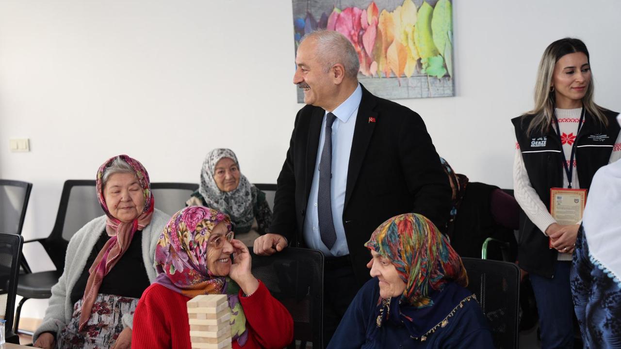 Başkan Büyükgöz, Barış Mahallesi’nde Huzurevi Sakinleriyle Bir Araya Geldi