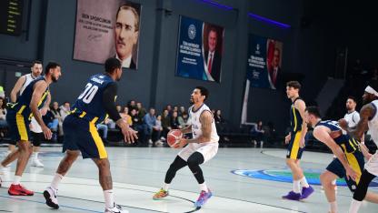 Çayırova Belediyesi, sezonun ilk yarısını galibiyetle kapattı