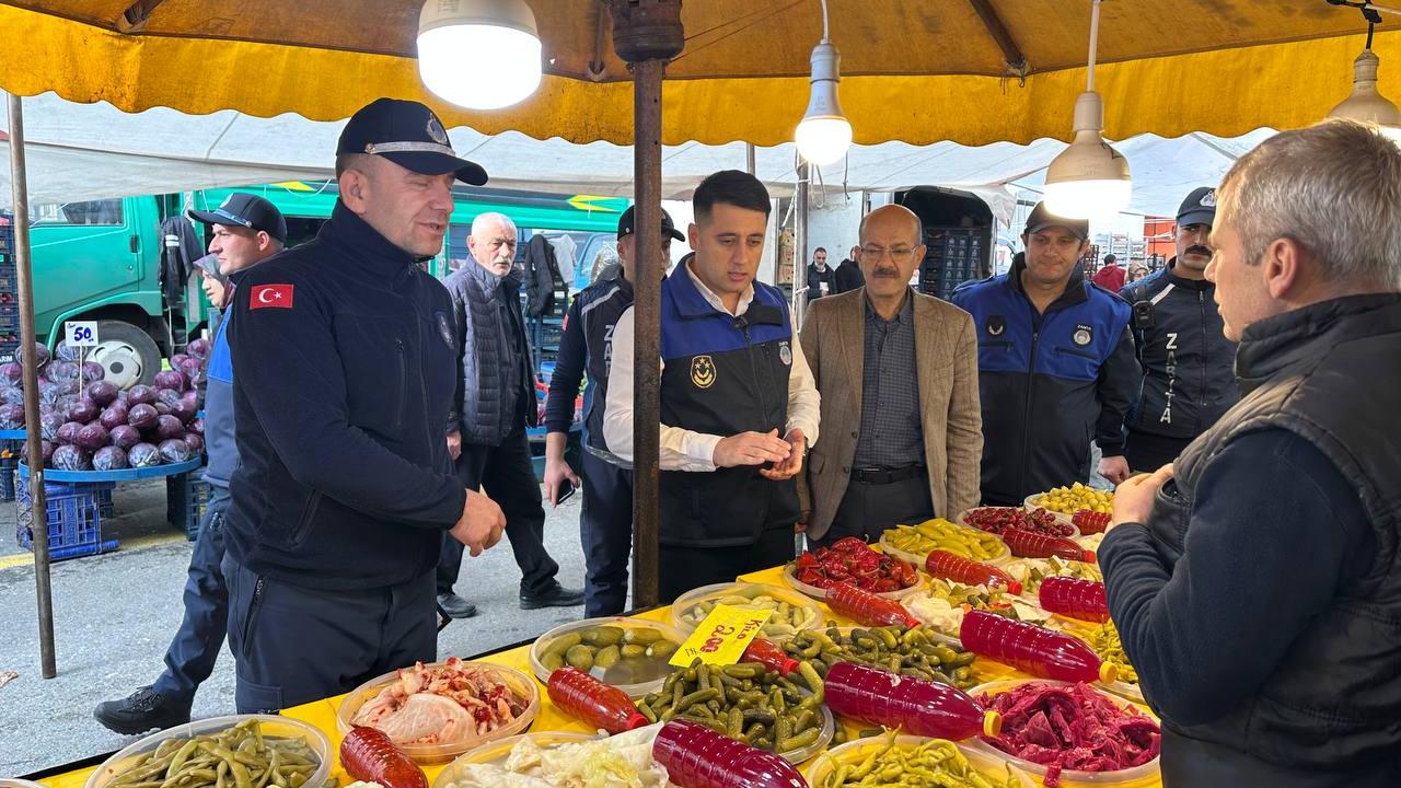 Çayırova Zabıtası, pazar denetimi gerçekleştirdi