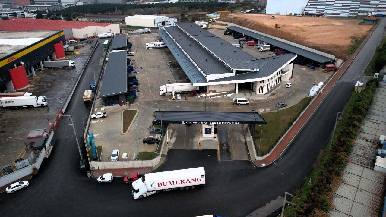 Çayırova’da hal binasına ulaşım güçlendi