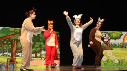 Çayırovalı çocuklar, hafta sonunu tiyatroyla dolu geçirdi