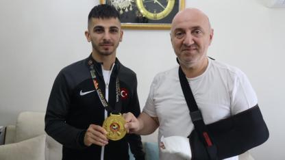 Dünya şampiyonu Eray Şamdan, Başkan Bıyık’ı ziyaret etti