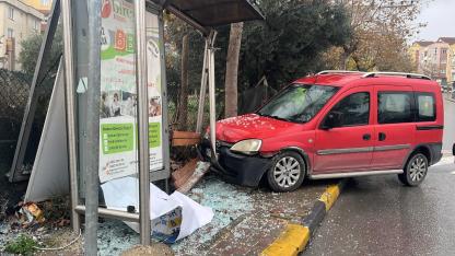 Kendiliğinden hareket eden hafif ticari araç durağa girdi