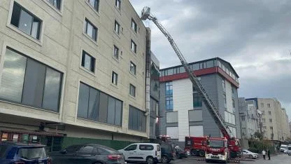 Otel restoranında çıkan yangında 15 kişi tahliye edilirken 1 kişi yaralandı