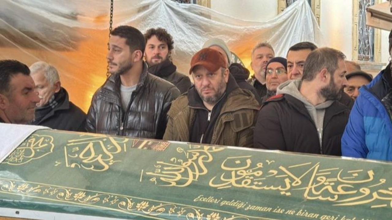 Oyuncu Serkan Keskin'in babası İzmit'te toprağa verildi