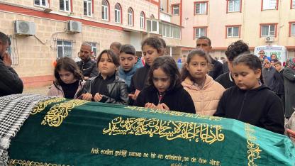 Servis minibüsünün çarpması sonucu hayatını kaybeden Miraç İslam Efe toprağa verildi