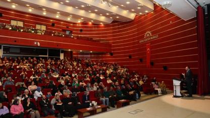 Taha Kılınç Gebze Kültür Merkezi’nde Doğu Türkistan’ı Anlattı