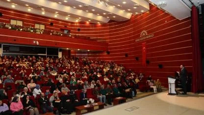 Taha Kılınç Gebze Kültür Merkezi’nde Doğu Türkistan’ı Anlattı