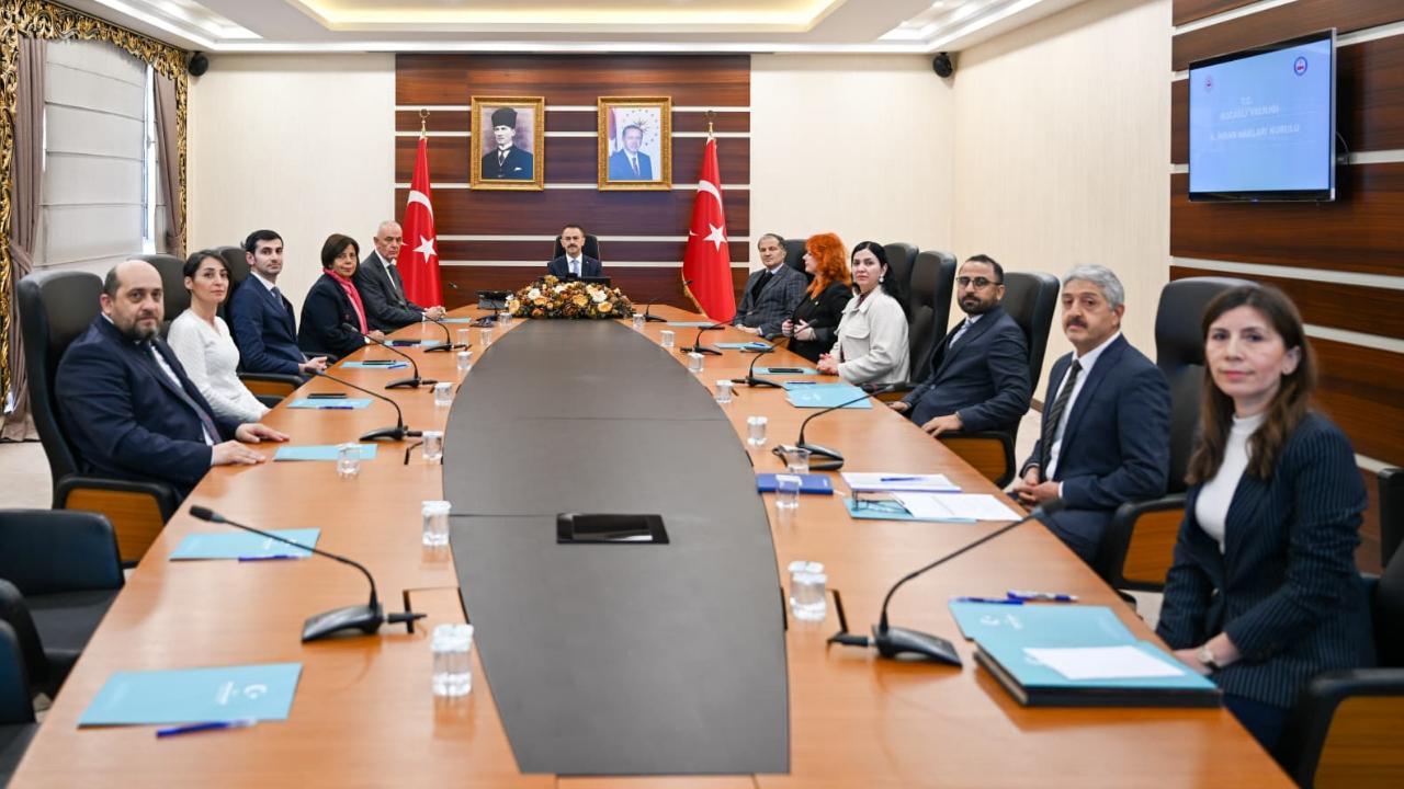 Vali İlhami Aktaş Başkanlığında İl İnsan Hakları Kurul Toplantısı Gerçekleşti