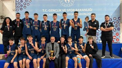 Çayırova’nın genç dev adamları Kocaeli ikincisi oldu