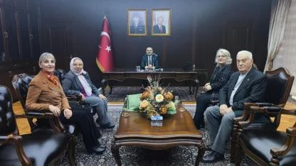 Darıca Yaşlılarla Dayanışma ve Yardımlaşma Derneği’nden, Vali Aktaş’a Ziyaret