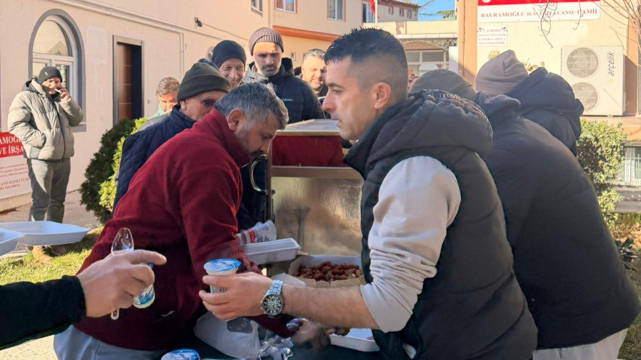 Darıcalı iş insanı Bahri Yaşar, oğlu için hayır yemeği düzenledi