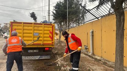 Fırtına Darıca’da okulları vurdu: Çatısı hasar gören 5 okulda eğitime ara verildi